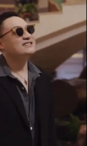 《都市无敌战神》：龙归都市，燃爆你的肾上腺素！揭秘战神背后的爱恨情仇与惊天阴谋！