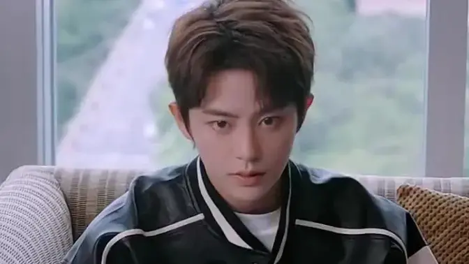 《女总裁的顶流小娇夫》甜蜜来袭！看霸道女总裁如何驯服傲娇小鲜肉！